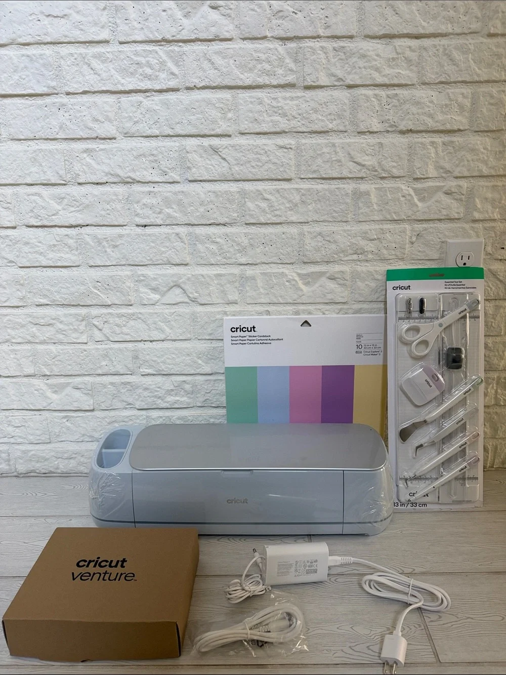 Cricut Cutting Machine with Pastel Accessories - Light Gray